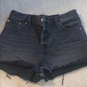 Black Levi’s shorts